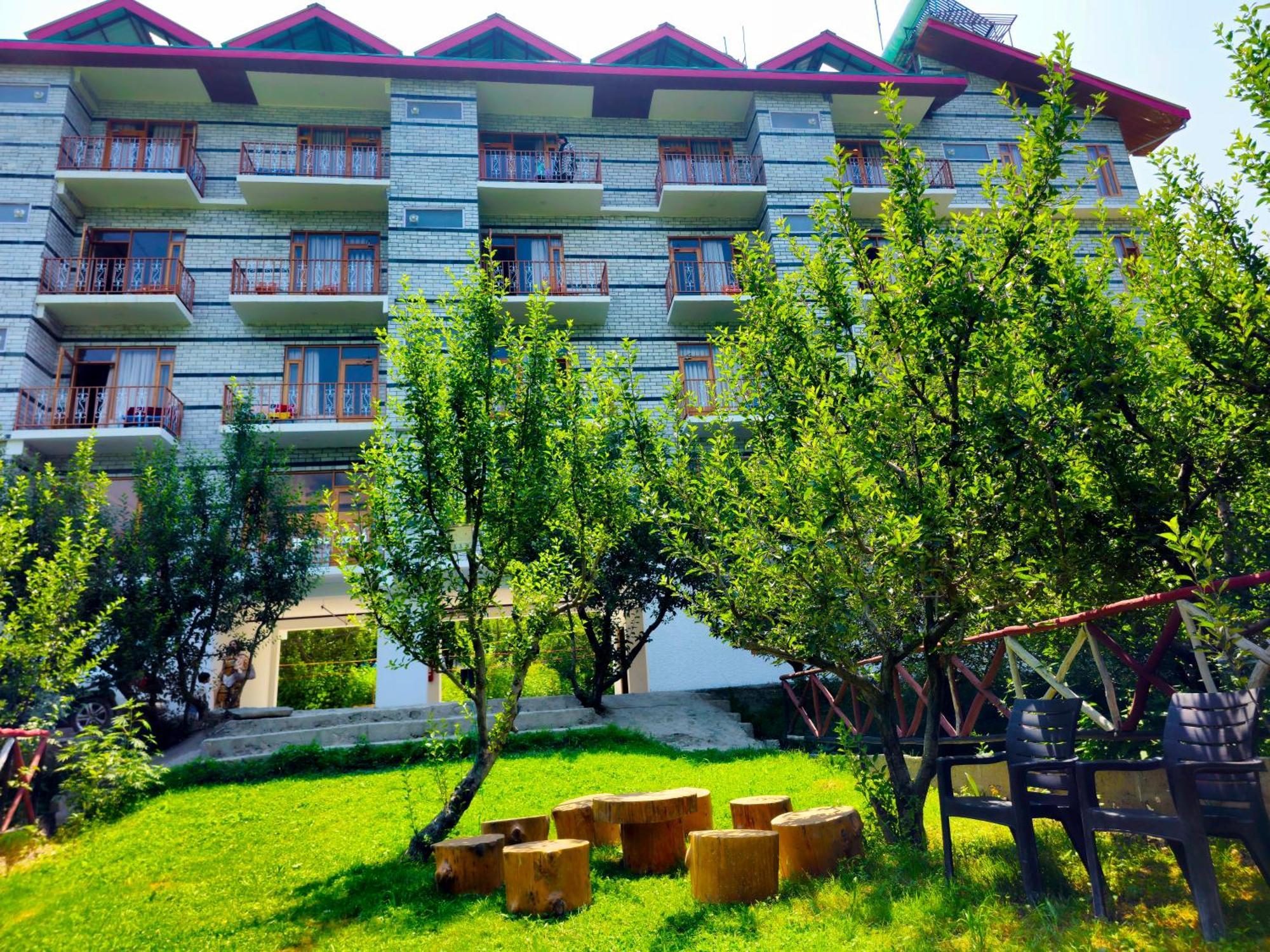 Hotel Marina Heights - Manali (Himachal Pradesh) — Photos 2